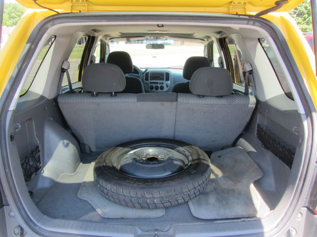2003 Ford Escape ESi