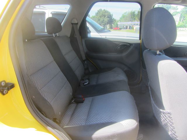 2003 Ford Escape ESi