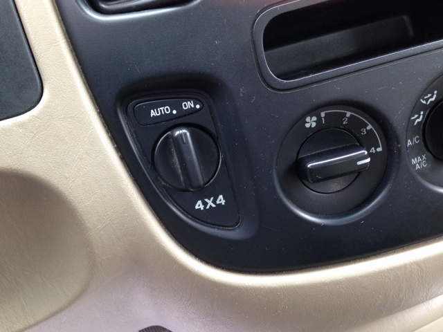 2003 Ford Escape GS 2D Coupe