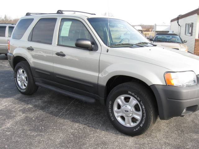 2004 Ford Escape ESi