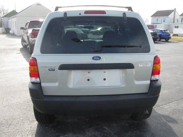 2004 Ford Escape ESi