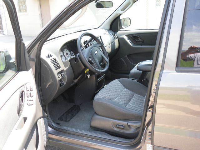 2004 Ford Escape SL 4x4 Regular Cab