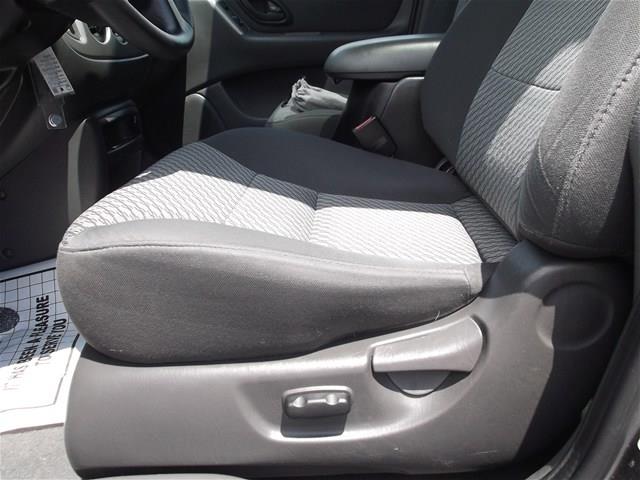 2004 Ford Escape ESi