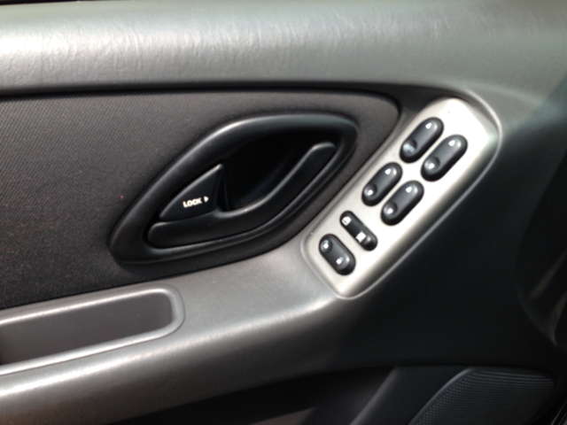 2004 Ford Escape SL 4x4 Regular Cab