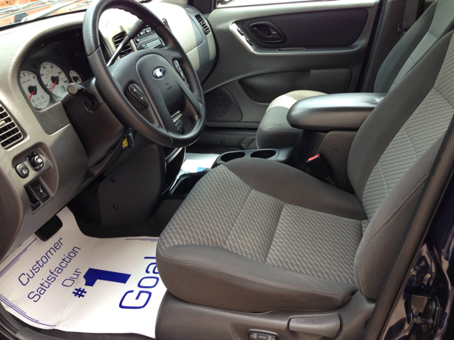 2004 Ford Escape SL 4x4 Regular Cab