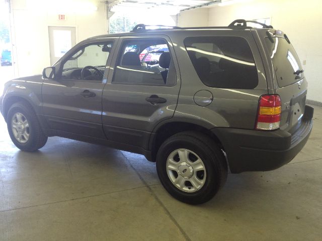 2004 Ford Escape SL 4x4 Regular Cab