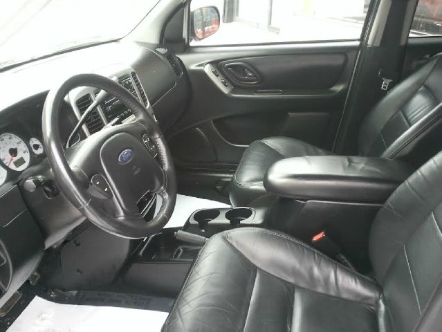 2004 Ford Escape Super