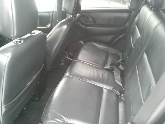 2004 Ford Escape Super