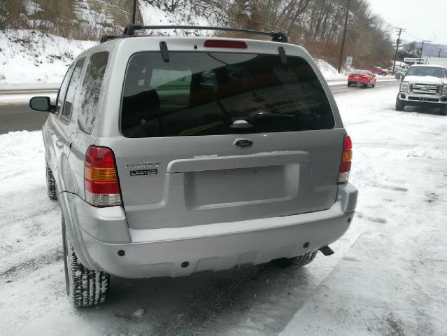 2004 Ford Escape Super