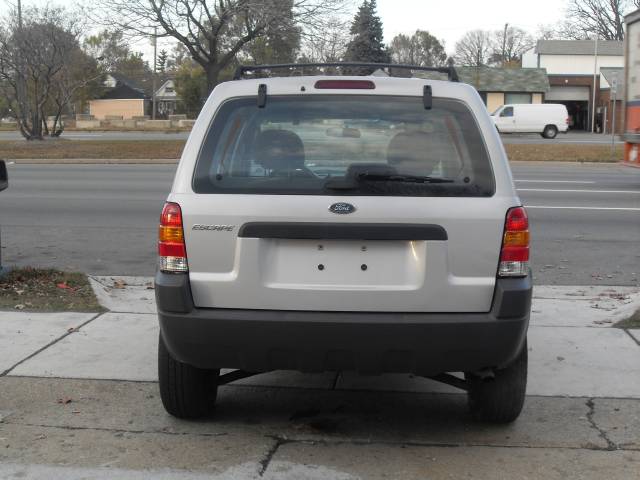 2004 Ford Escape XLS