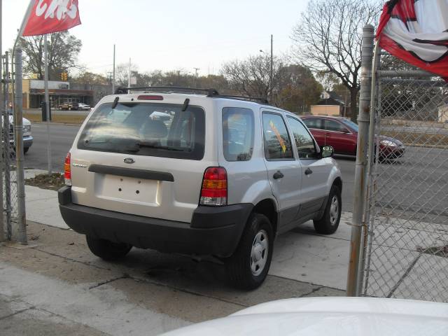 2004 Ford Escape XLS