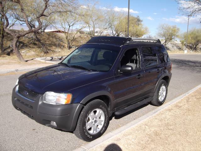 2004 Ford Escape ESi