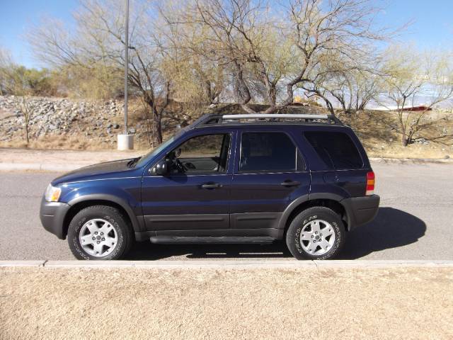 2004 Ford Escape ESi