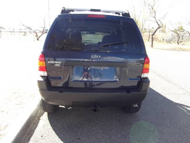 2004 Ford Escape ESi