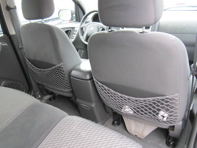 2004 Ford Escape ESi