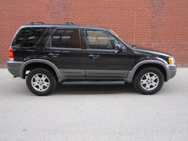 2004 Ford Escape ESi
