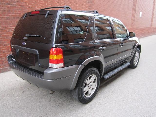 2004 Ford Escape ESi