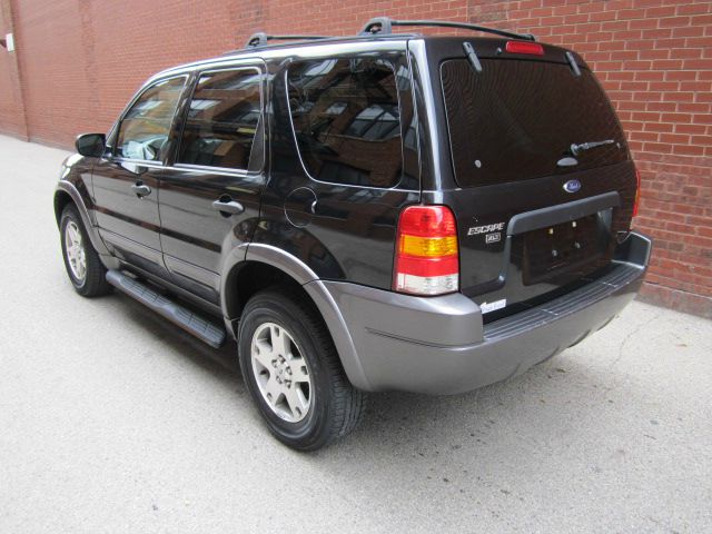 2004 Ford Escape ESi
