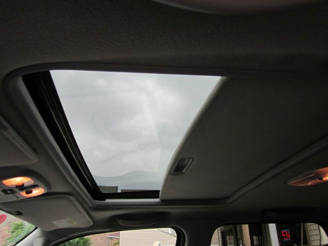 2004 Ford Escape ESi