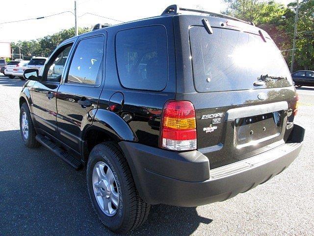 2004 Ford Escape ESi