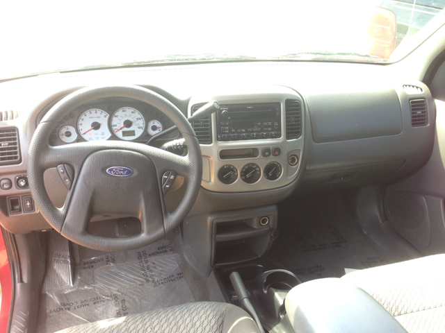 2004 Ford Escape SL 4x4 Regular Cab