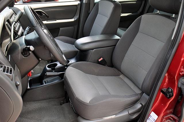 2004 Ford Escape XLS