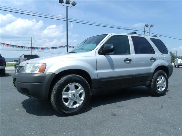 2004 Ford Escape ESi