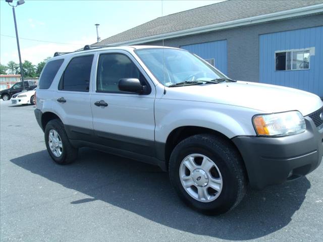 2004 Ford Escape ESi