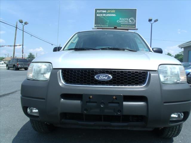 2004 Ford Escape ESi