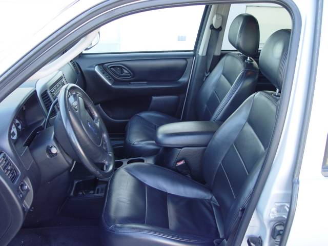 2004 Ford Escape SLT 25