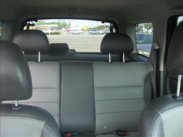 2004 Ford Escape ESi