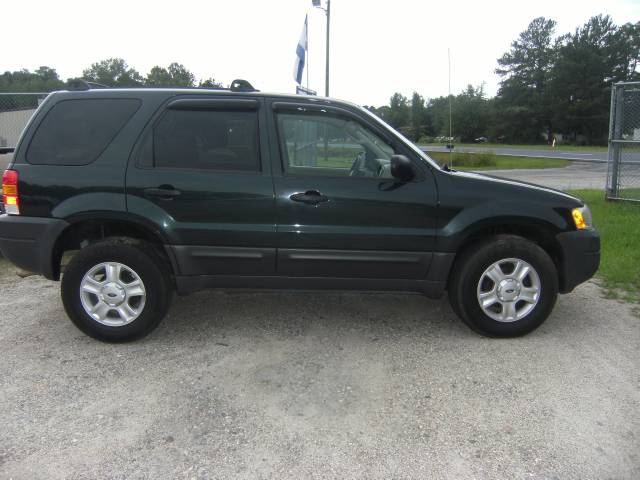 2004 Ford Escape ESi