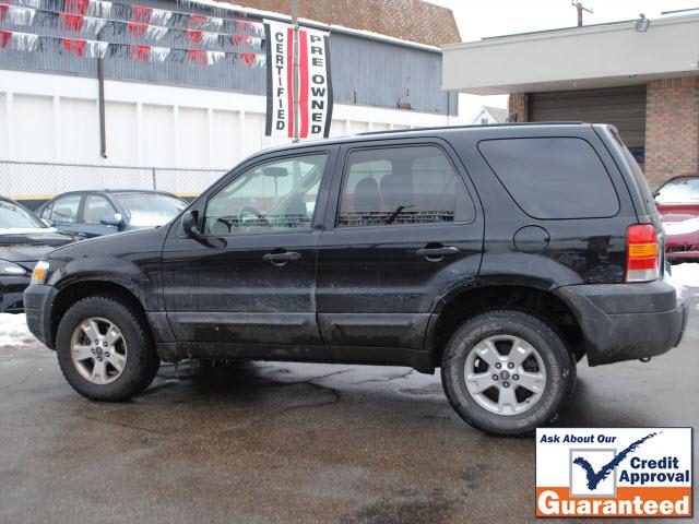 2005 Ford Escape ESi