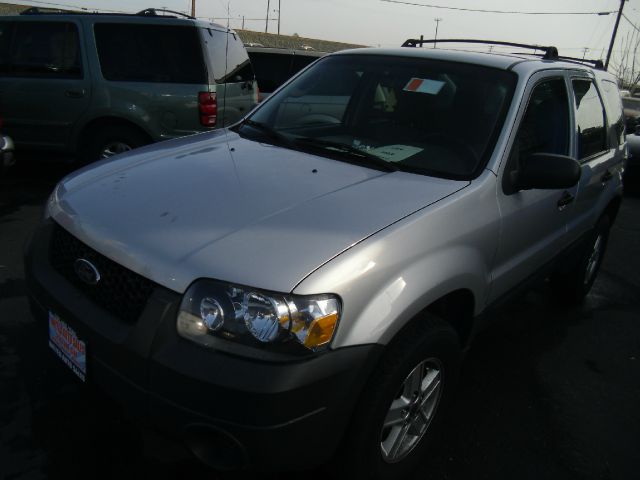 2005 Ford Escape Reg Cab 159.5 WB C5B