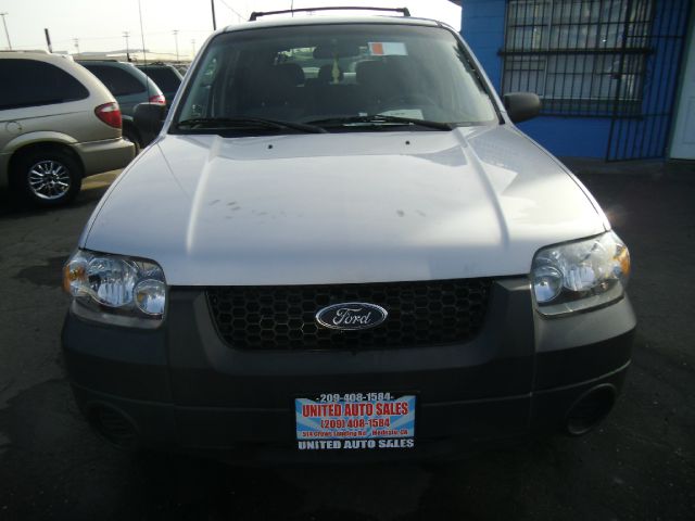 2005 Ford Escape Reg Cab 159.5 WB C5B