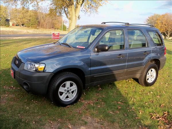 2005 Ford Escape XLS