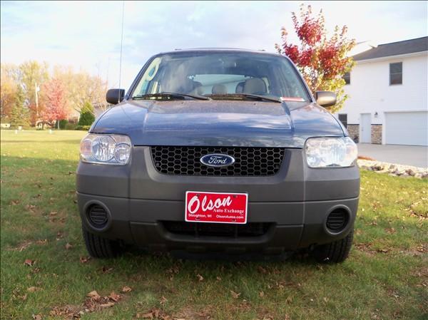 2005 Ford Escape XLS
