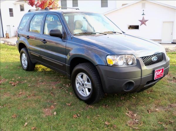 2005 Ford Escape XLS