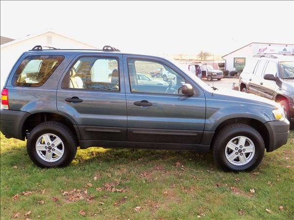 2005 Ford Escape XLS