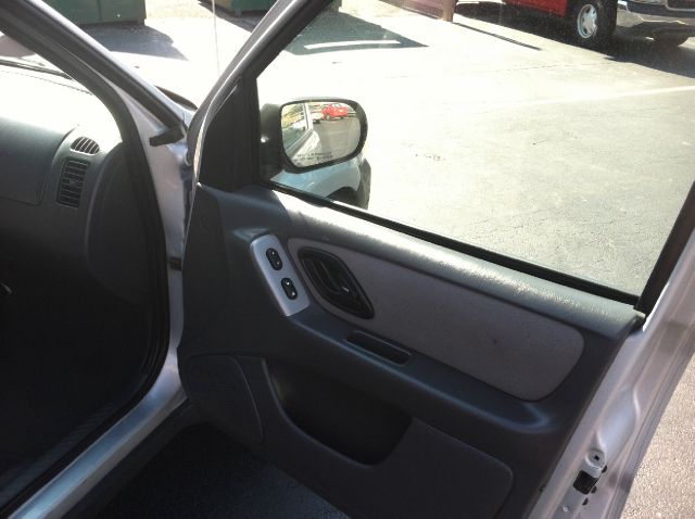 2005 Ford Escape SL 4x4 Regular Cab