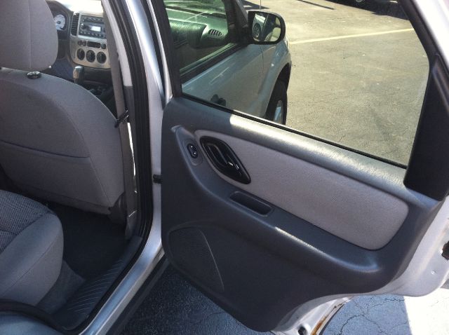 2005 Ford Escape SL 4x4 Regular Cab