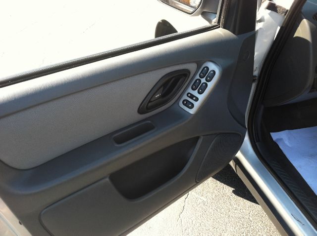 2005 Ford Escape SL 4x4 Regular Cab