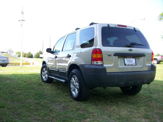 2005 Ford Escape 4x4 Coupe