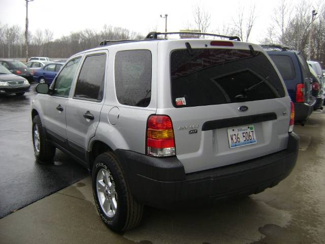 2005 Ford Escape ESi