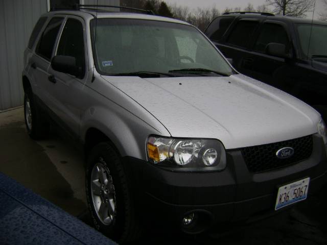 2005 Ford Escape ESi