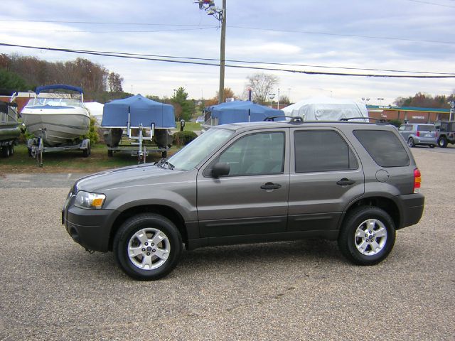 2005 Ford Escape SL 4x4 Regular Cab