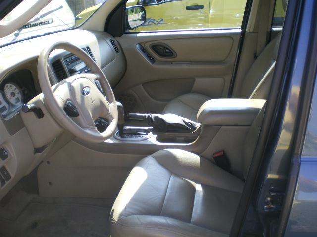 2005 Ford Escape ESi