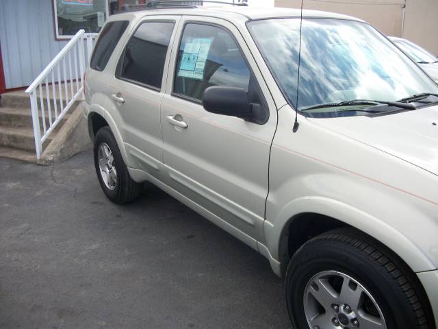 2005 Ford Escape SLT 25