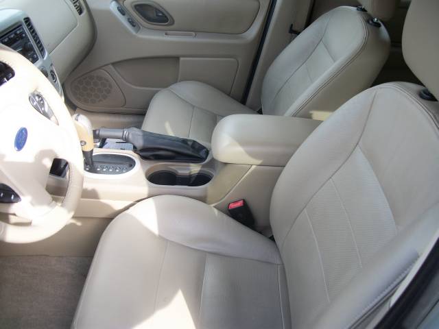 2005 Ford Escape SLT 25