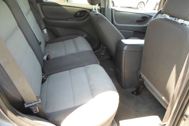 2005 Ford Escape Reg Cab 159.5 WB C5B